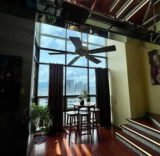 Huge & Vibrant 2 Bedroom Unit In Appartement