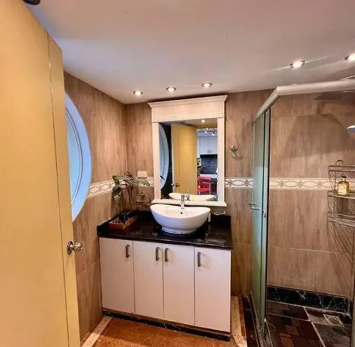 Huge & Vibrant 2 Bedroom Unit In * Cebu